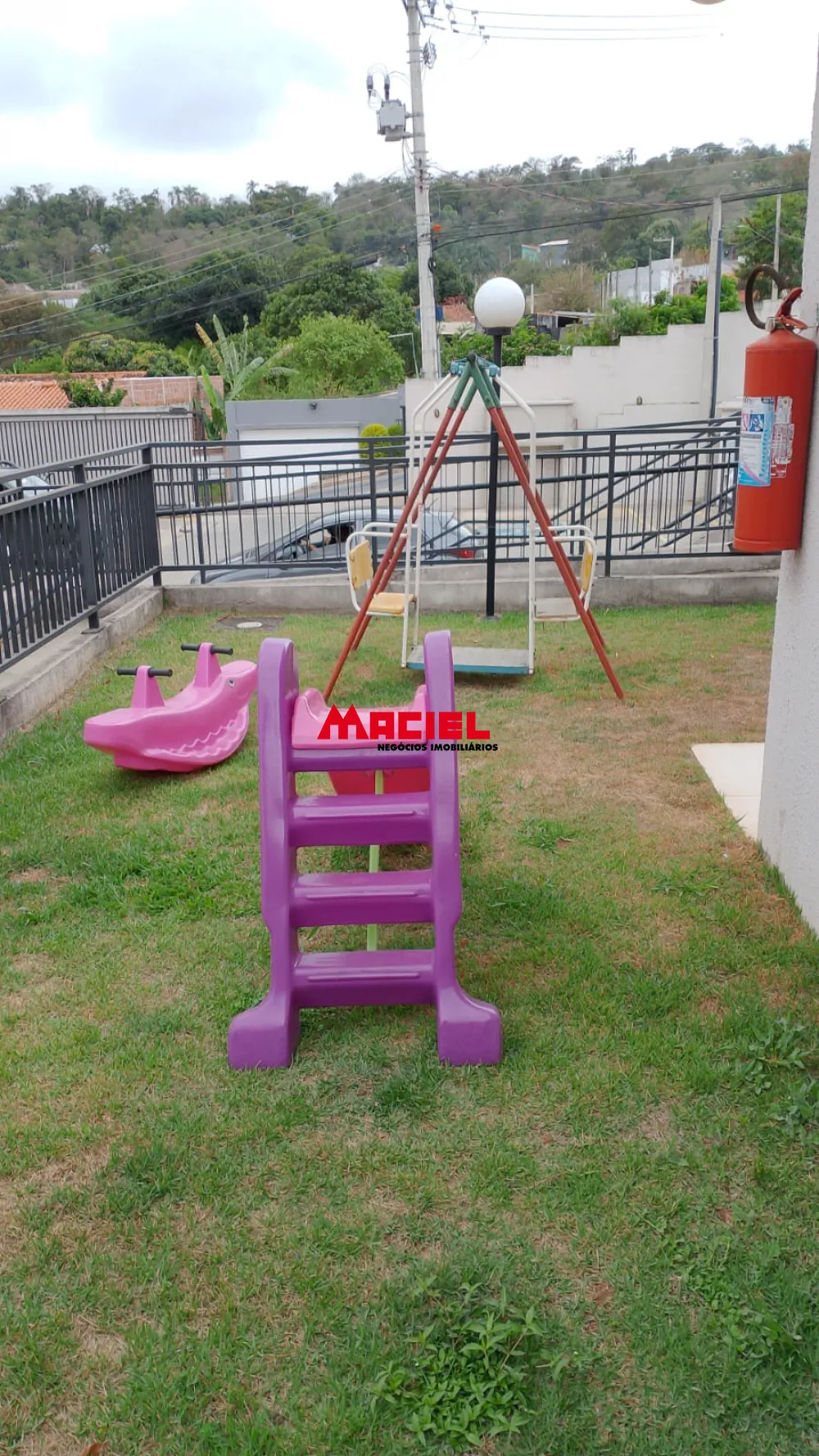 Alugar Casa / Sobrado em S&atilde;o Jos&eacute; dos Campos R$ 2.200,00 - Foto 7