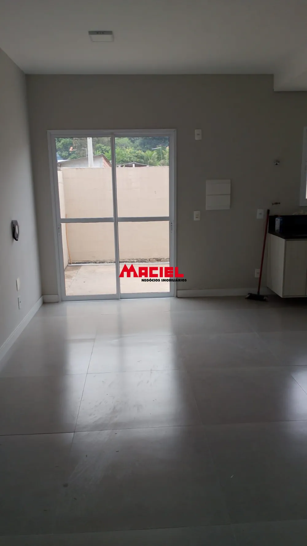 Alugar Casa / Sobrado em S&atilde;o Jos&eacute; dos Campos R$ 2.200,00 - Foto 8