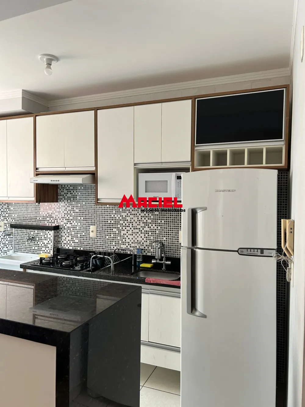 Alugar Apartamento / Padr&atilde;o em S&atilde;o Jos&eacute; dos Campos R$ 1.300,00 - Foto 2