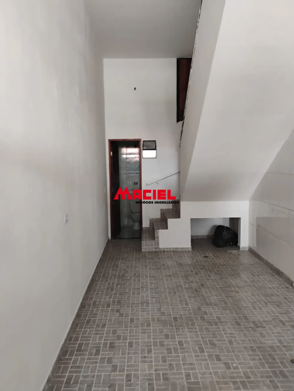 Alugar Casa / Sobrado em S&atilde;o Jos&eacute; dos Campos R$ 2.500,00 - Foto 2