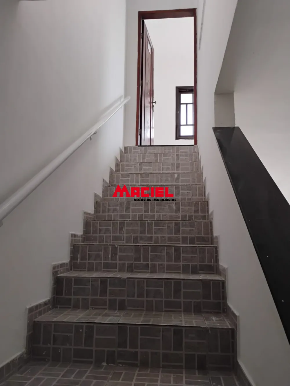 Alugar Casa / Sobrado em S&atilde;o Jos&eacute; dos Campos R$ 2.500,00 - Foto 3