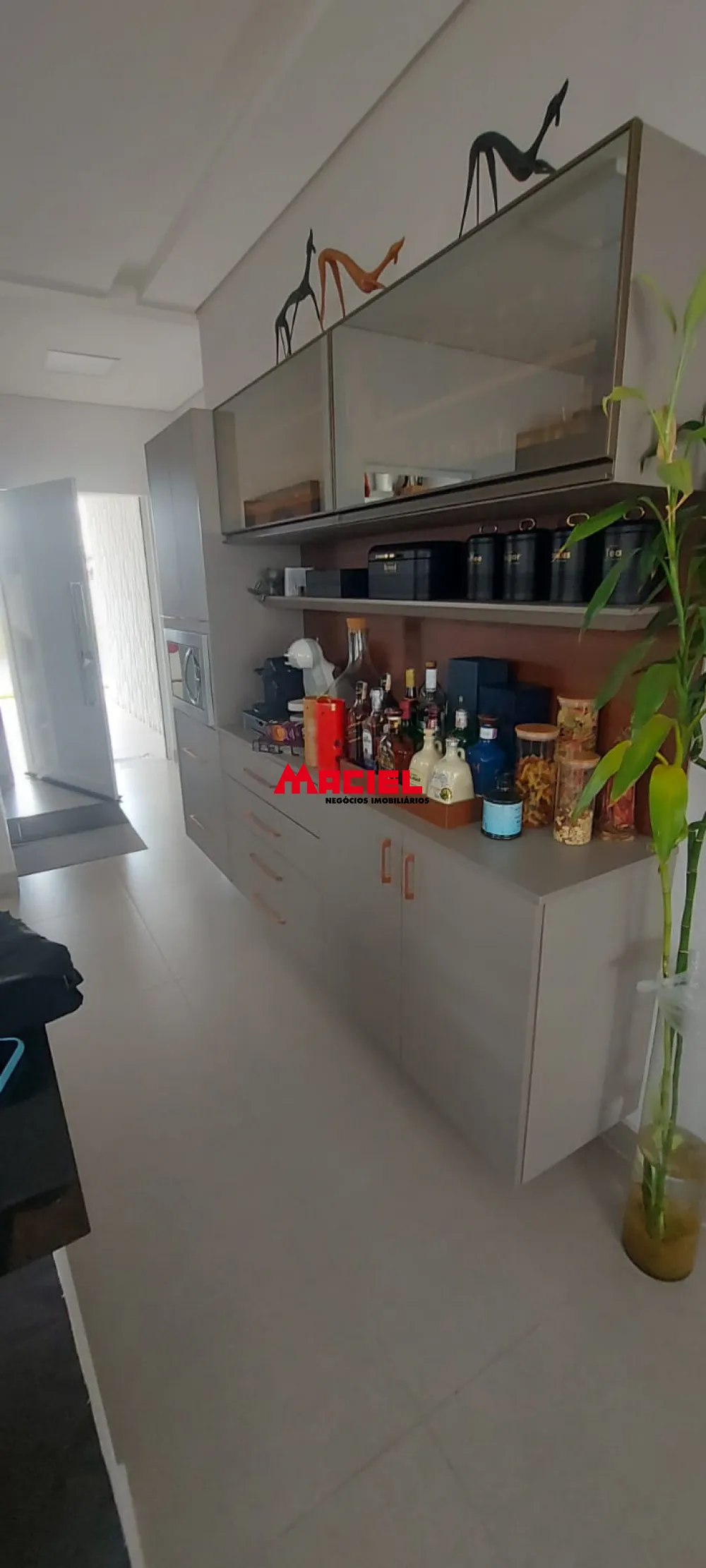 Alugar Casa / Condom&iacute;nio em Ca&ccedil;apava R$ 4.900,00 - Foto 8