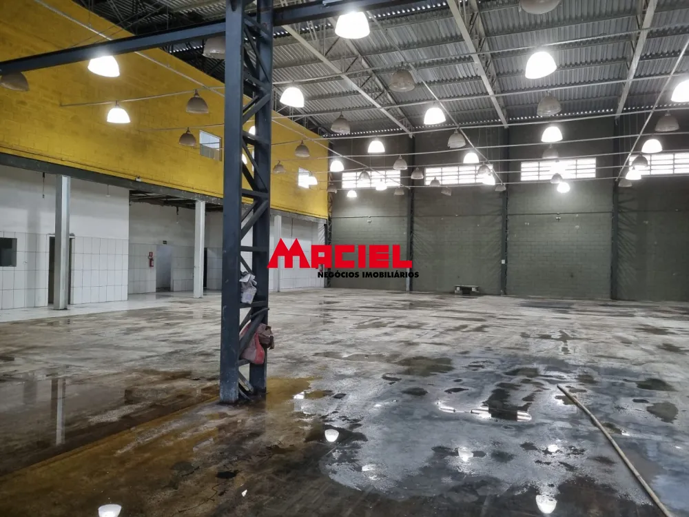 Alugar Comercial / Galp&atilde;o em Trememb&eacute; R$ 16.600,00 - Foto 2