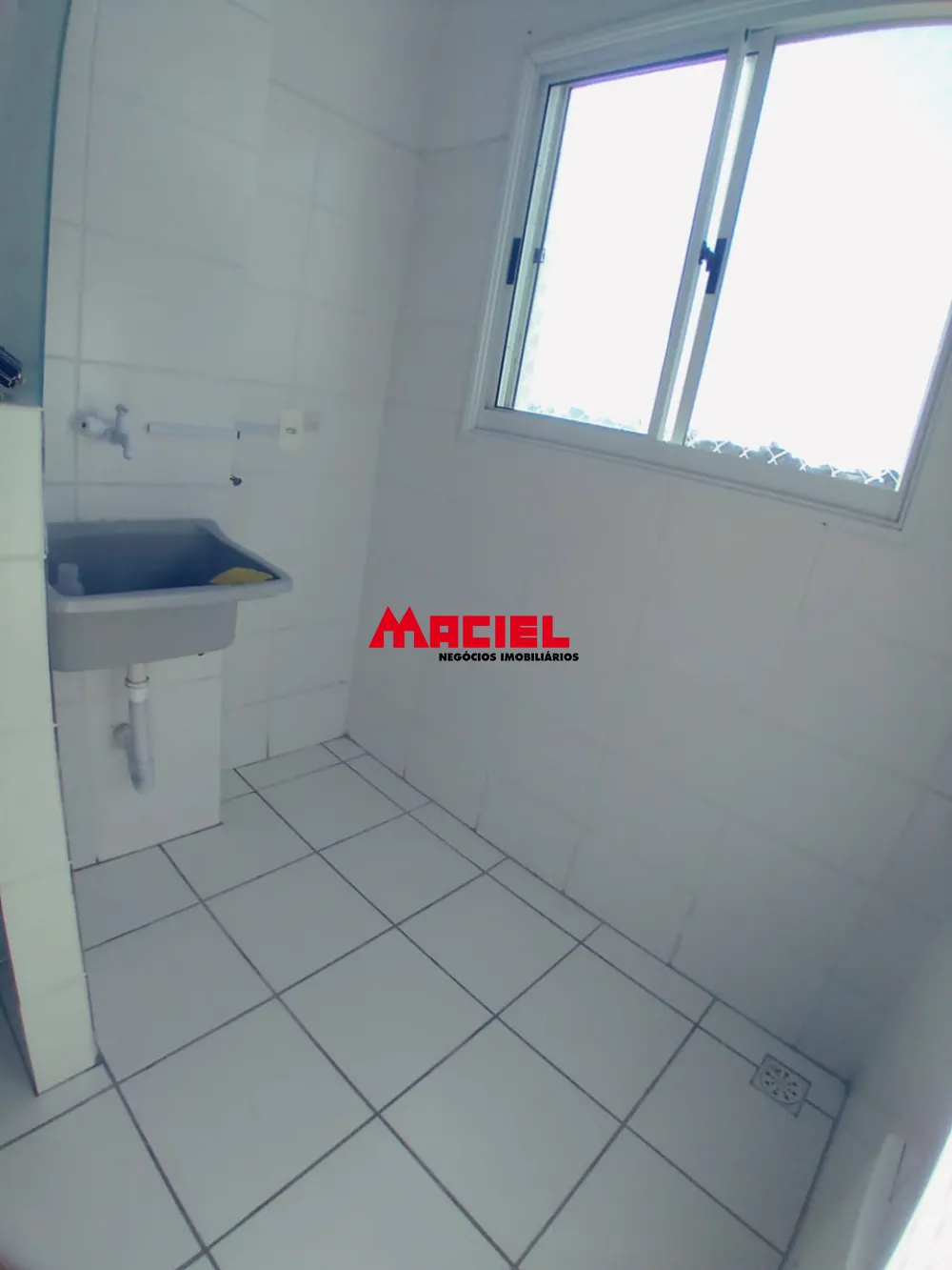 Alugar Apartamento / Padr&atilde;o em S&atilde;o Jos&eacute; dos Campos R$ 1.350,00 - Foto 3