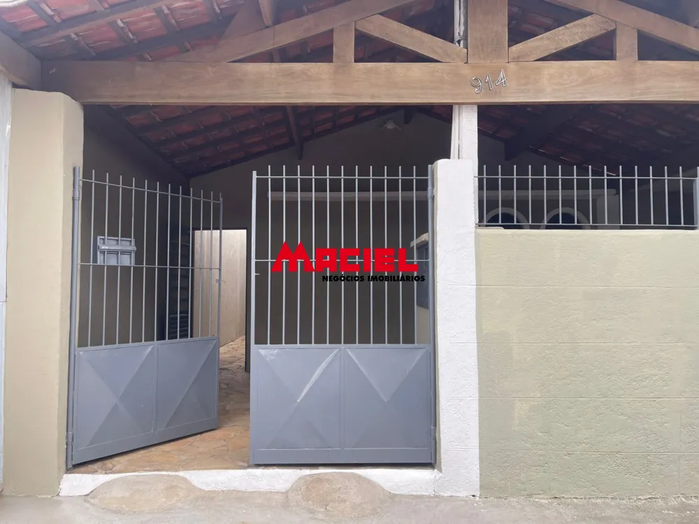 Alugar Casa / Padr&atilde;o em S&atilde;o Jos&eacute; dos Campos R$ 2.500,00 - Foto 1