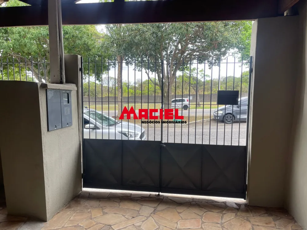 Alugar Casa / Padr&atilde;o em S&atilde;o Jos&eacute; dos Campos R$ 2.500,00 - Foto 2