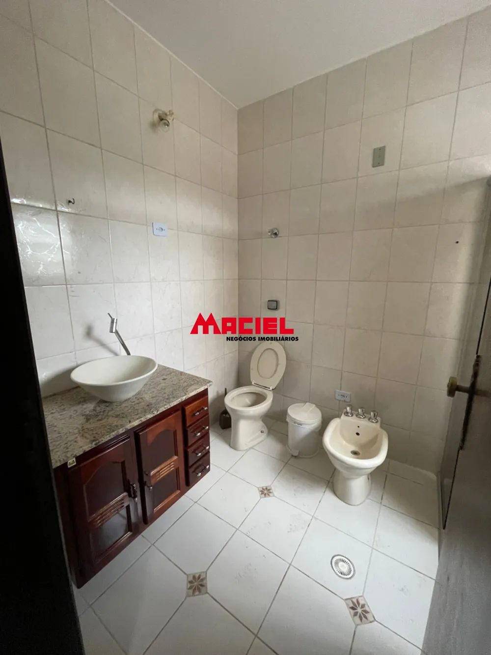 Alugar Casa / Padr&atilde;o em S&atilde;o Jos&eacute; dos Campos R$ 2.500,00 - Foto 12