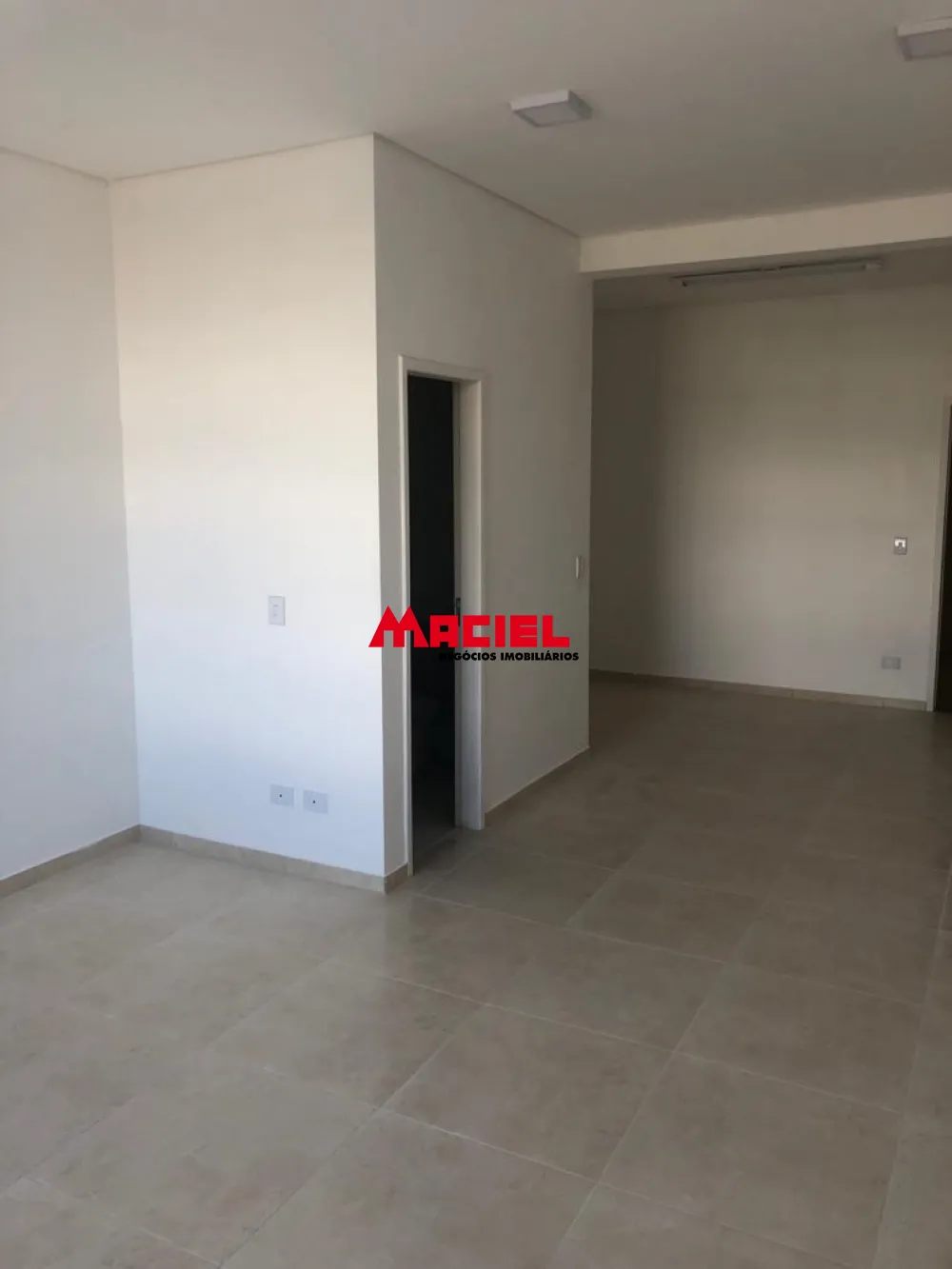 Alugar Comercial / Sala em Edif&iacute;cio/Condom&iacute;nio em S&atilde;o Jos&eacute; dos Campos R$ 1.000,00 - Foto 6