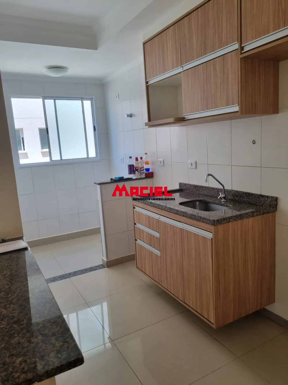 Alugar Apartamento / Padr&atilde;o em S&atilde;o Jos&eacute; dos Campos R$ 1.350,00 - Foto 12