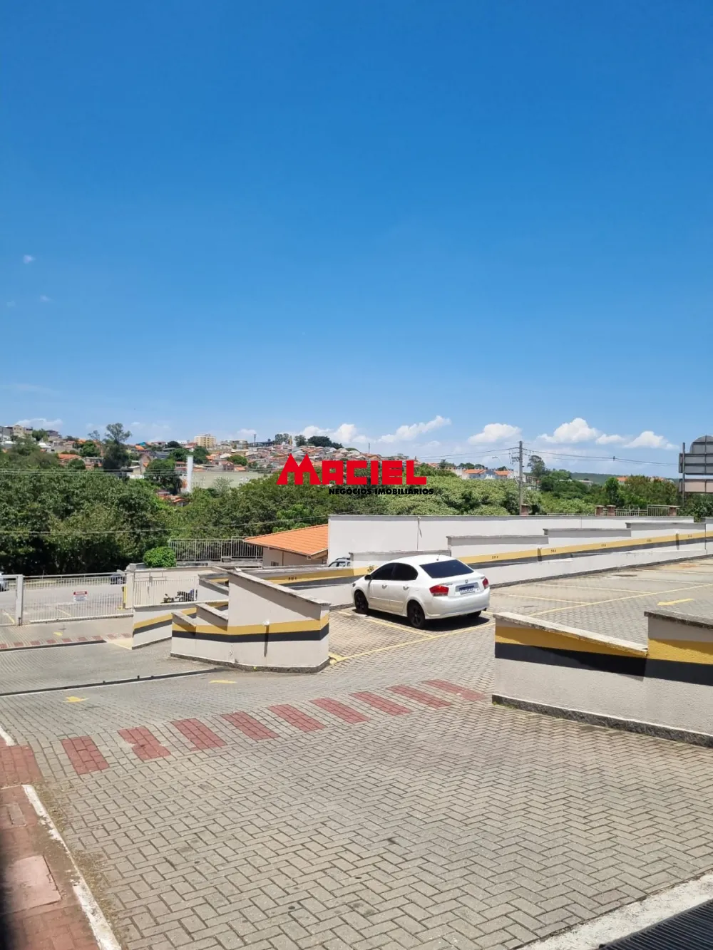 Alugar Apartamento / Padr&atilde;o em S&atilde;o Jos&eacute; dos Campos R$ 1.350,00 - Foto 49