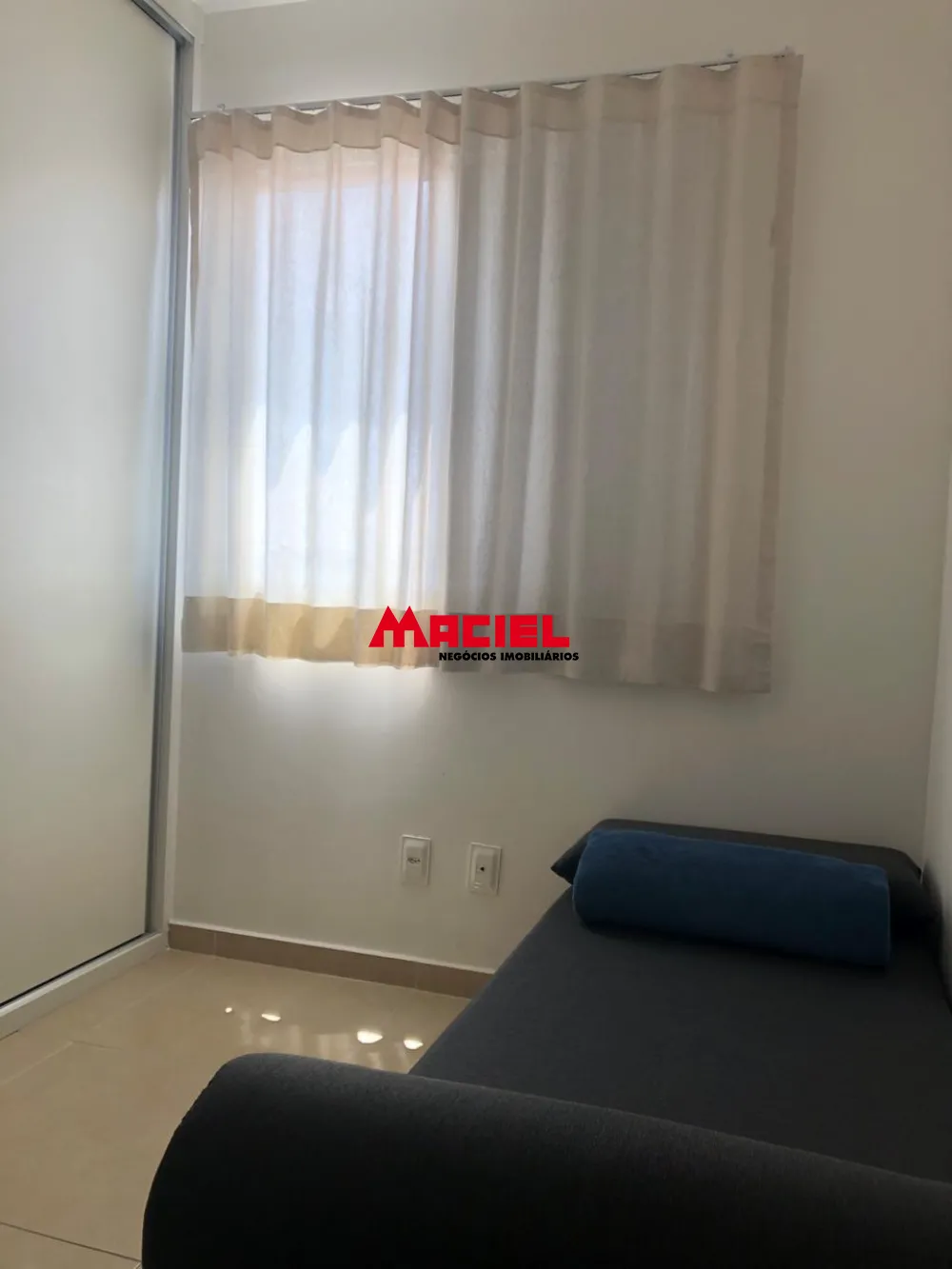 Alugar Apartamento / Padr&atilde;o em S&atilde;o Jos&eacute; dos Campos R$ 1.800,00 - Foto 6