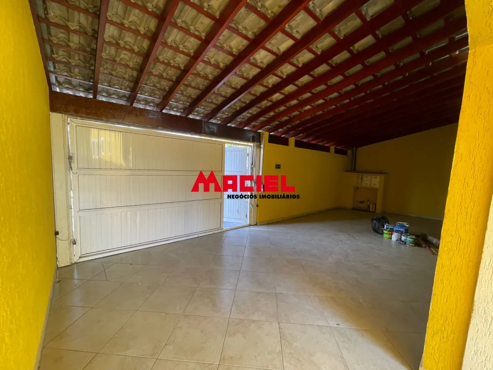Alugar Casa / Padr&atilde;o em S&atilde;o Jos&eacute; dos Campos R$ 2.500,00 - Foto 1