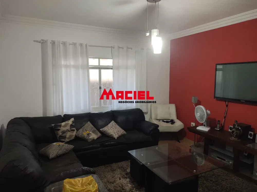 Alugar Casa / Padr&atilde;o em S&atilde;o Jos&eacute; dos Campos R$ 2.500,00 - Foto 1