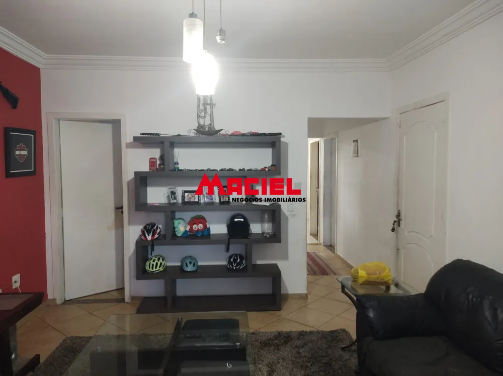 Alugar Casa / Padr&atilde;o em S&atilde;o Jos&eacute; dos Campos R$ 2.500,00 - Foto 4