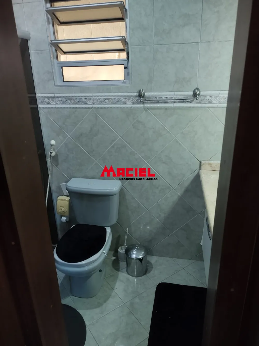 Alugar Casa / Padr&atilde;o em S&atilde;o Jos&eacute; dos Campos R$ 2.500,00 - Foto 9