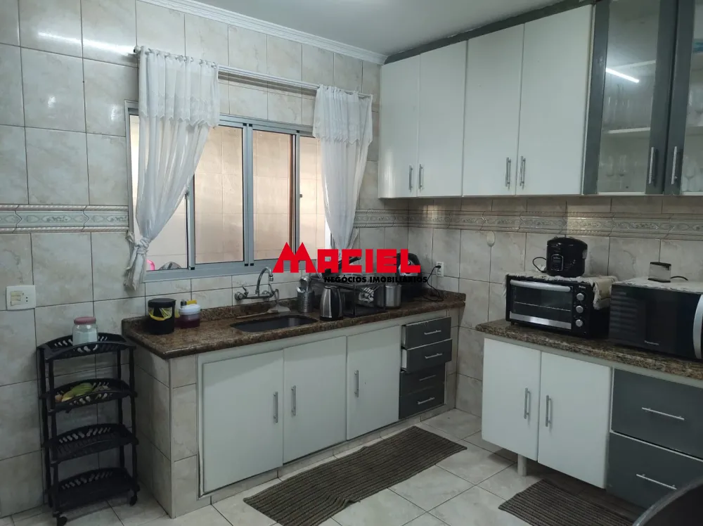 Alugar Casa / Padr&atilde;o em S&atilde;o Jos&eacute; dos Campos R$ 2.500,00 - Foto 15