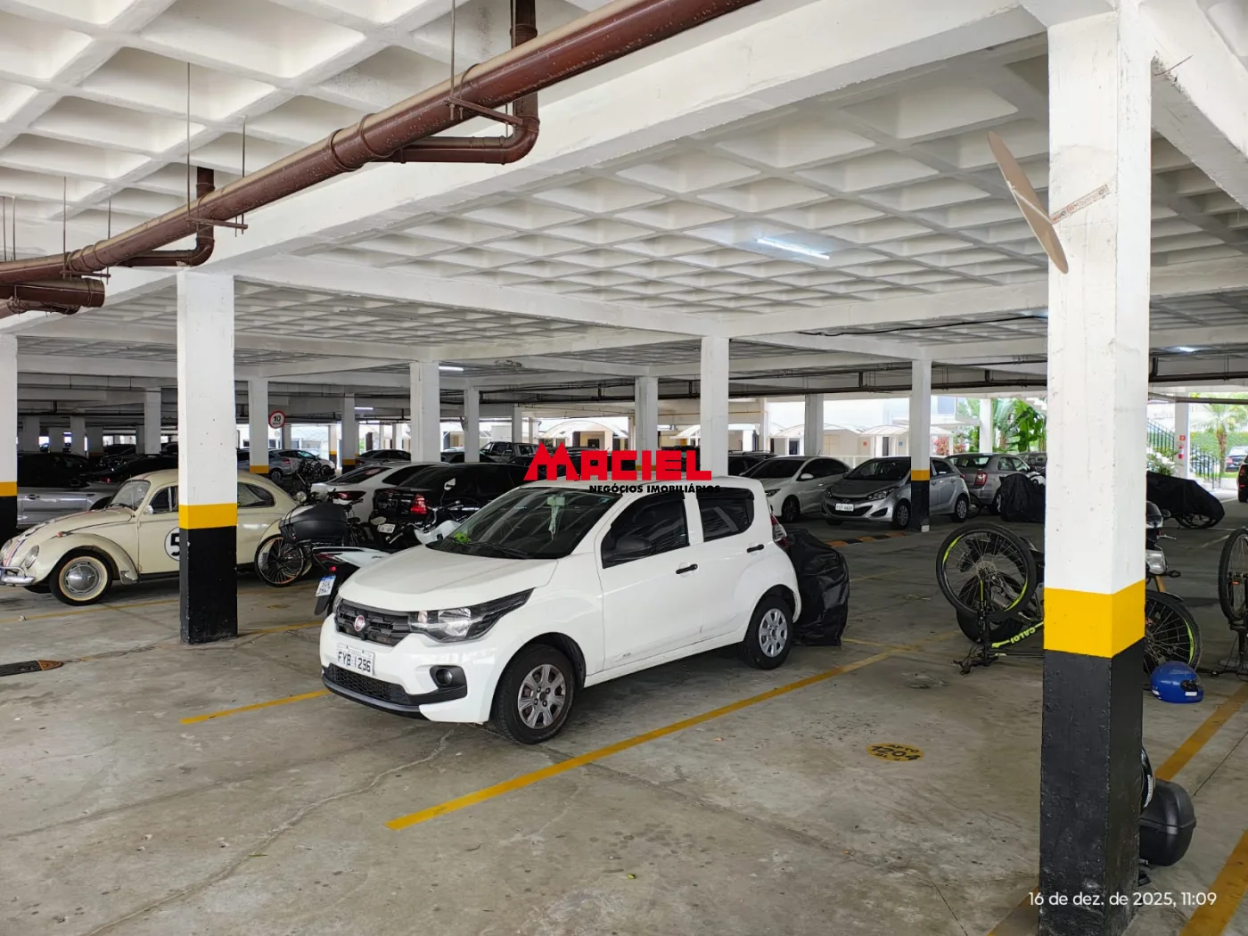 Alugar Apartamento / Padr&atilde;o em S&atilde;o Jos&eacute; dos Campos R$ 1.900,00 - Foto 1