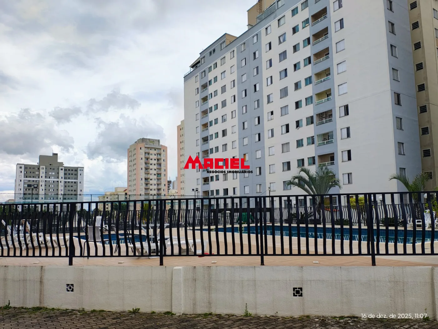 Alugar Apartamento / Padr&atilde;o em S&atilde;o Jos&eacute; dos Campos R$ 1.900,00 - Foto 6