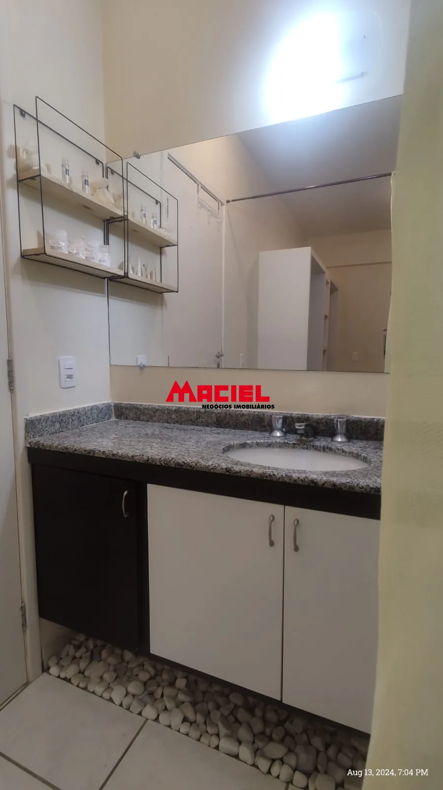 Alugar Apartamento / Padr&atilde;o em S&atilde;o Jos&eacute; dos Campos R$ 2.750,00 - Foto 14