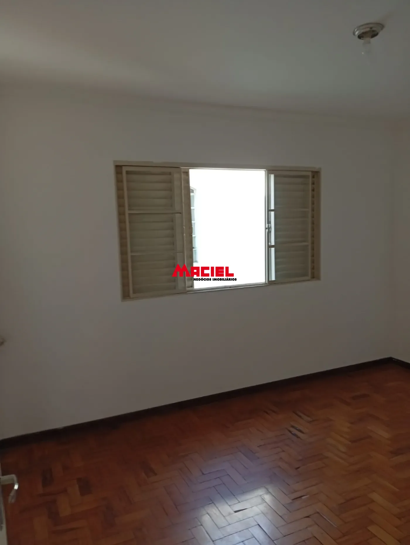 Comprar Casa / Padr&atilde;o em S&atilde;o Jos&eacute; dos Campos R$ 1.200.000,00 - Foto 3