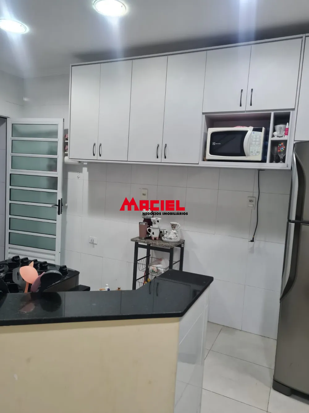 Alugar Comercial / Pr&eacute;dio em S&atilde;o Jos&eacute; dos Campos R$ 3.000,00 - Foto 7