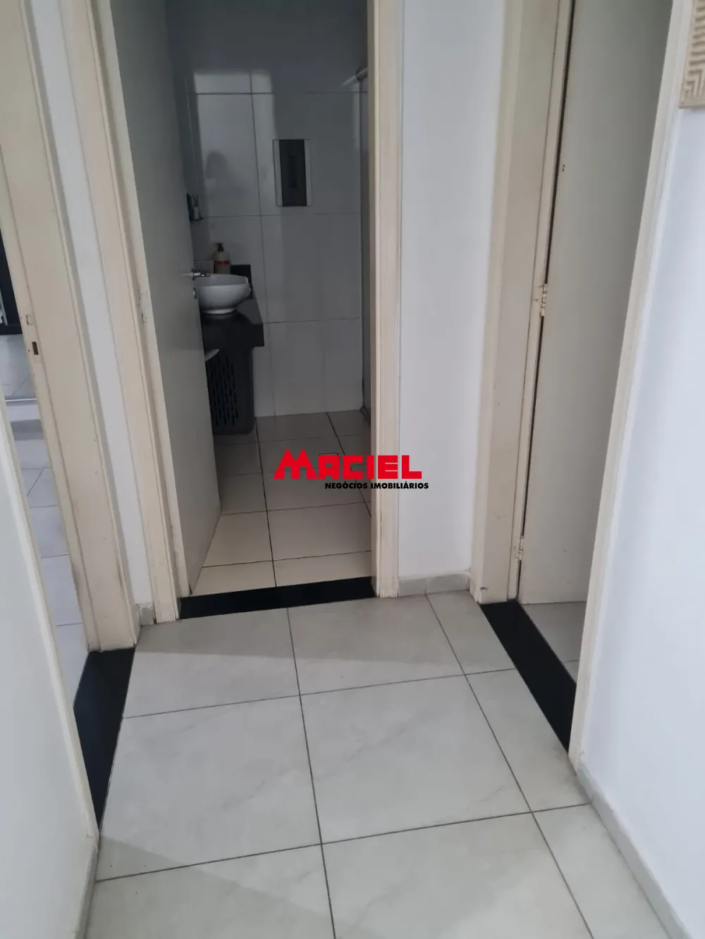 Alugar Comercial / Pr&eacute;dio em S&atilde;o Jos&eacute; dos Campos R$ 3.000,00 - Foto 17