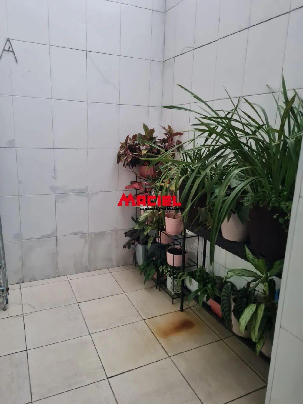 Alugar Comercial / Pr&eacute;dio em S&atilde;o Jos&eacute; dos Campos R$ 3.000,00 - Foto 24