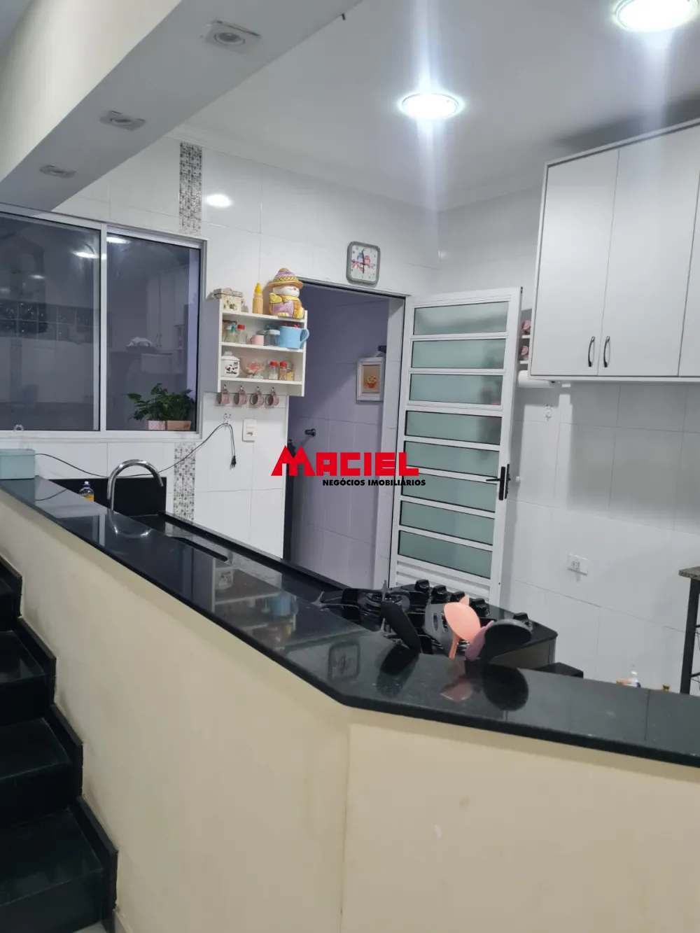 Alugar Comercial / Pr&eacute;dio em S&atilde;o Jos&eacute; dos Campos R$ 3.000,00 - Foto 6