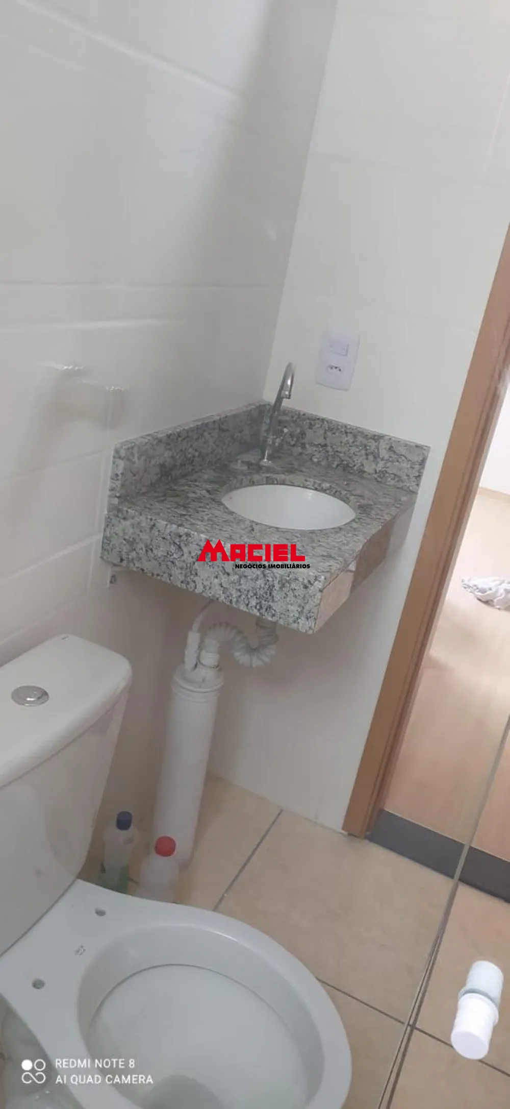 Alugar Apartamento / Padr&atilde;o em S&atilde;o Jos&eacute; dos Campos R$ 1.400,00 - Foto 2
