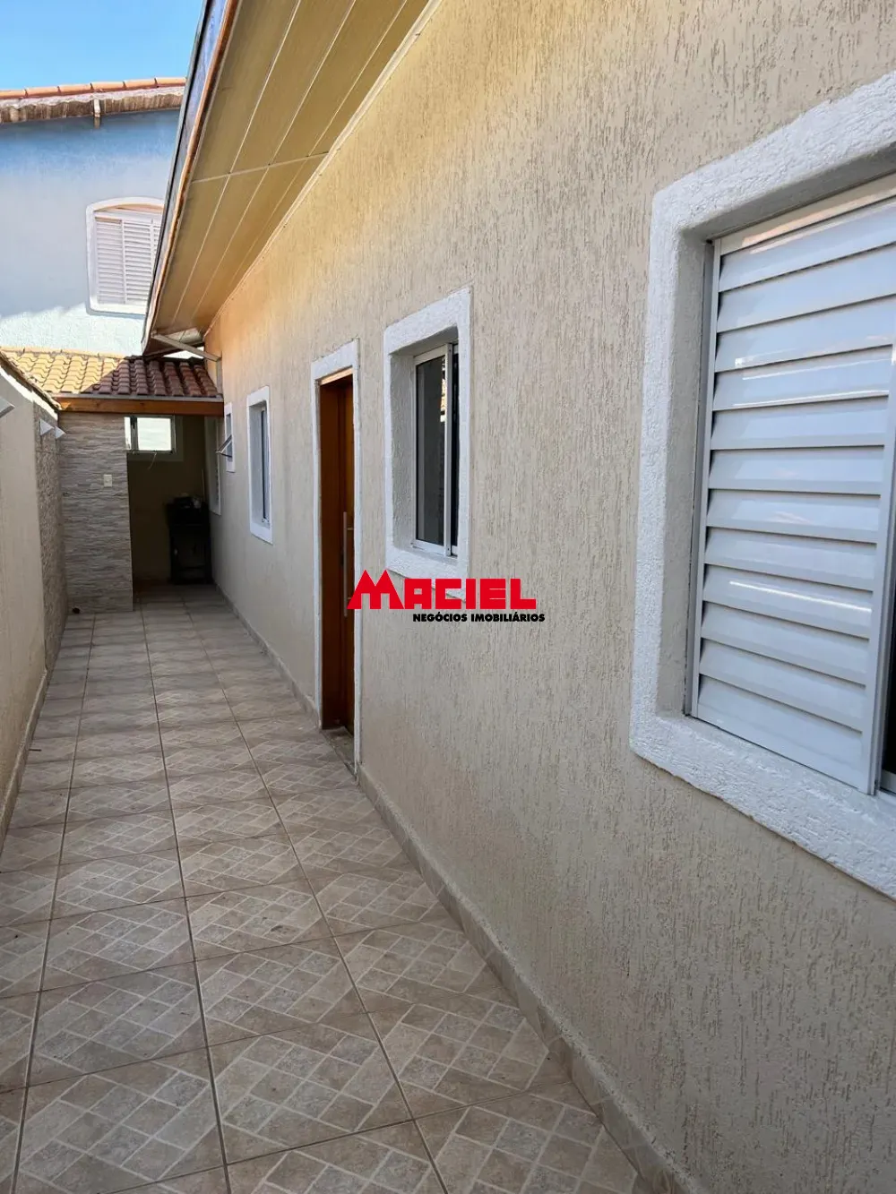 Alugar Casa / Padr&atilde;o em S&atilde;o Jos&eacute; dos Campos R$ 2.800,00 - Foto 1