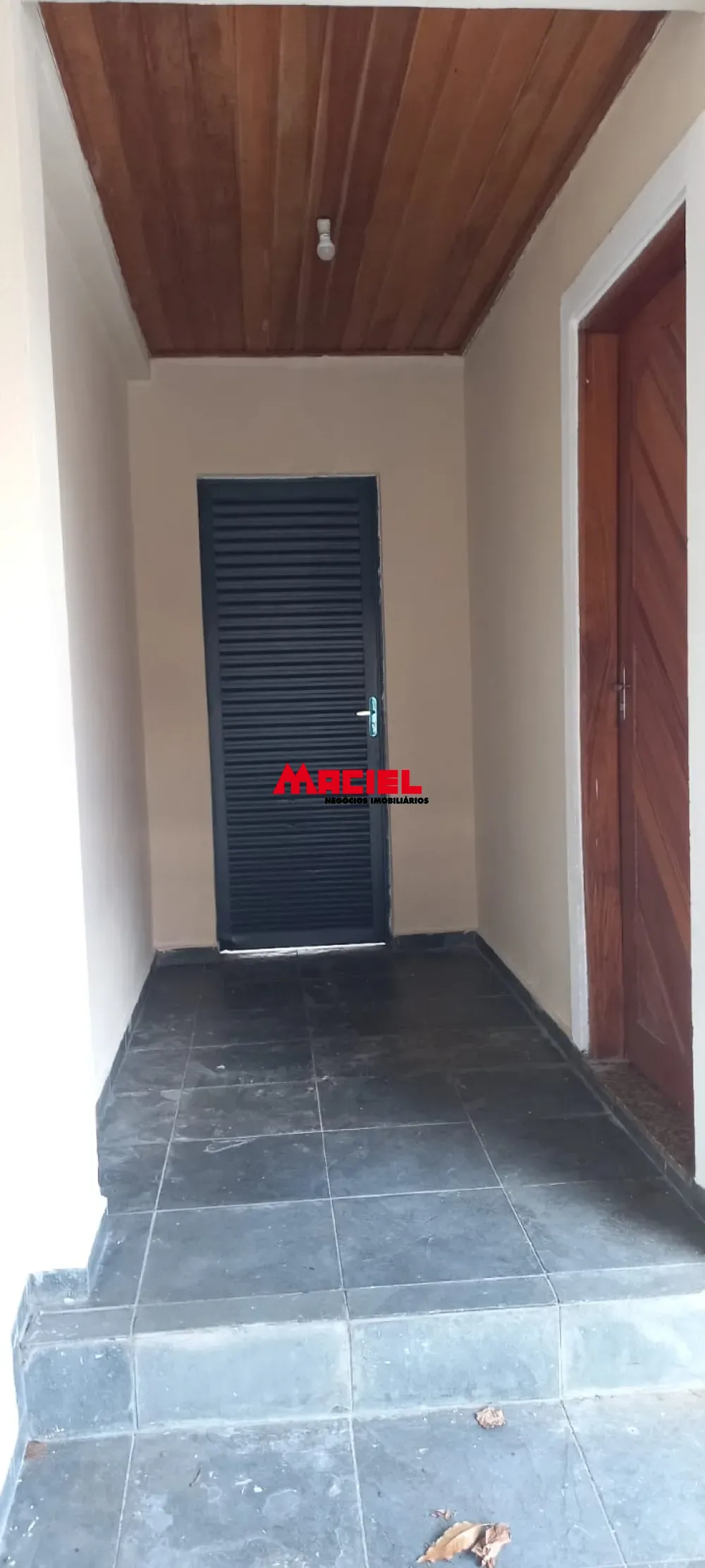 Alugar Casa / Sobrado em S&atilde;o Jos&eacute; dos Campos R$ 3.400,00 - Foto 2