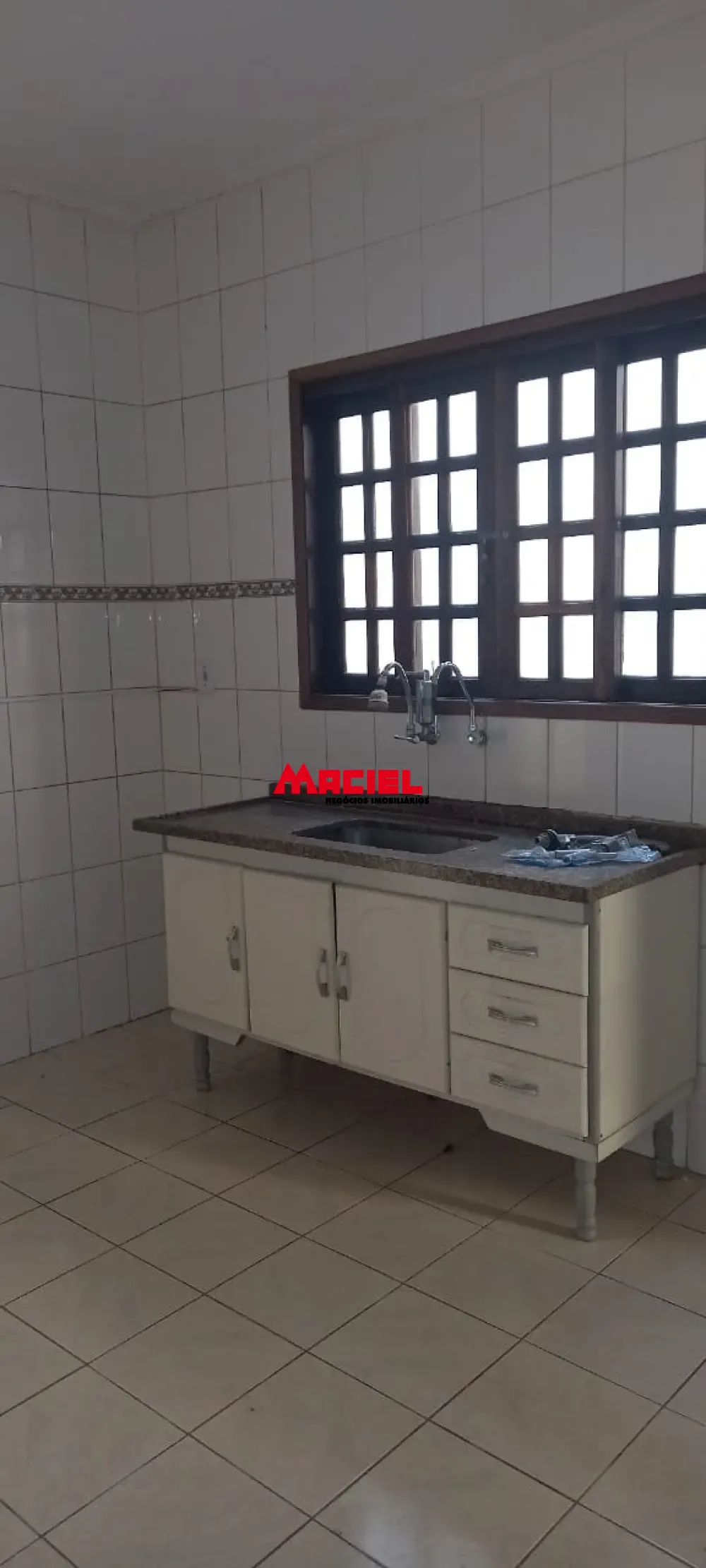 Alugar Casa / Sobrado em S&atilde;o Jos&eacute; dos Campos R$ 3.400,00 - Foto 3