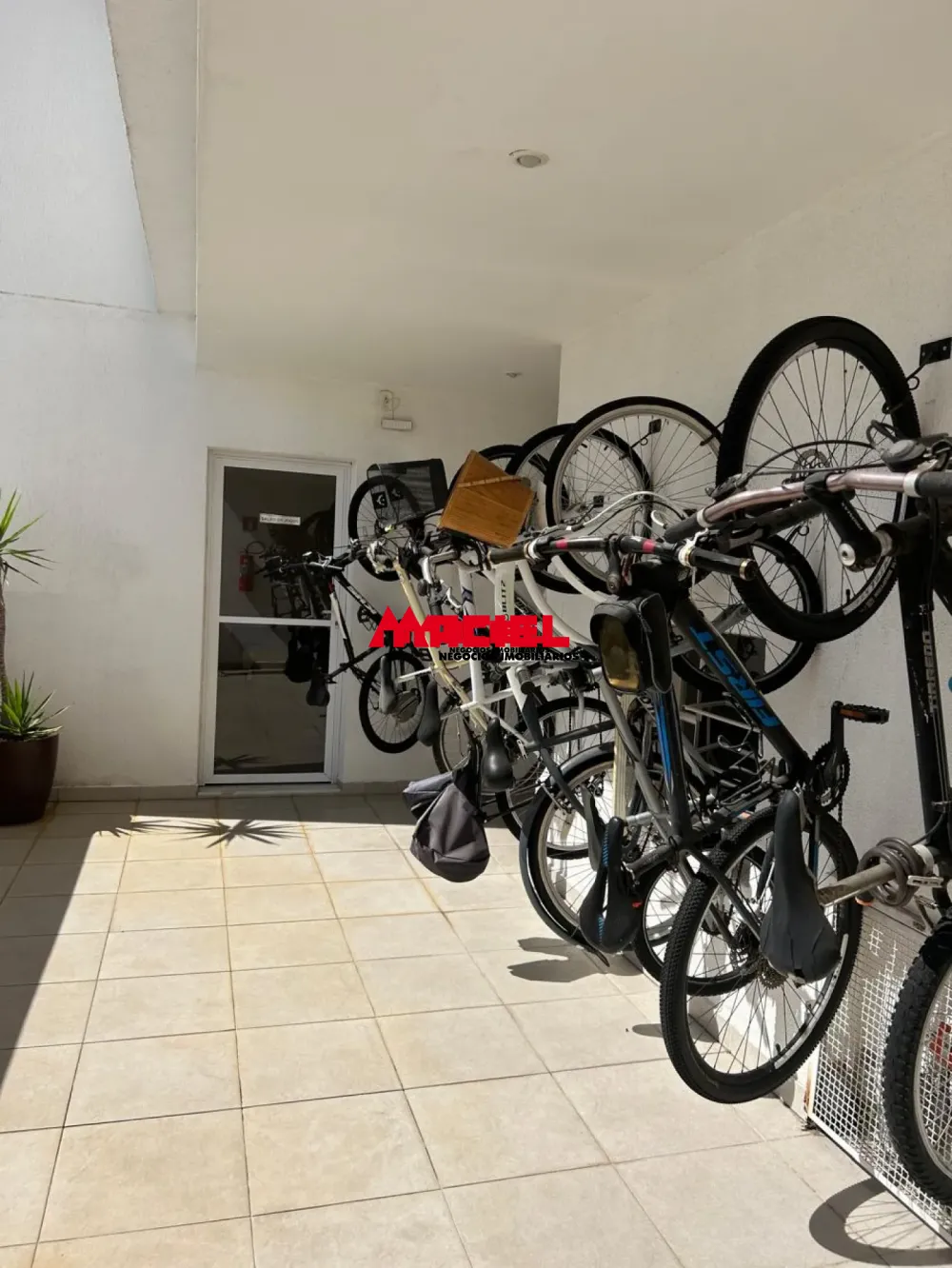 Alugar Apartamento / Padr&atilde;o em S&atilde;o Jos&eacute; dos Campos R$ 2.600,00 - Foto 14