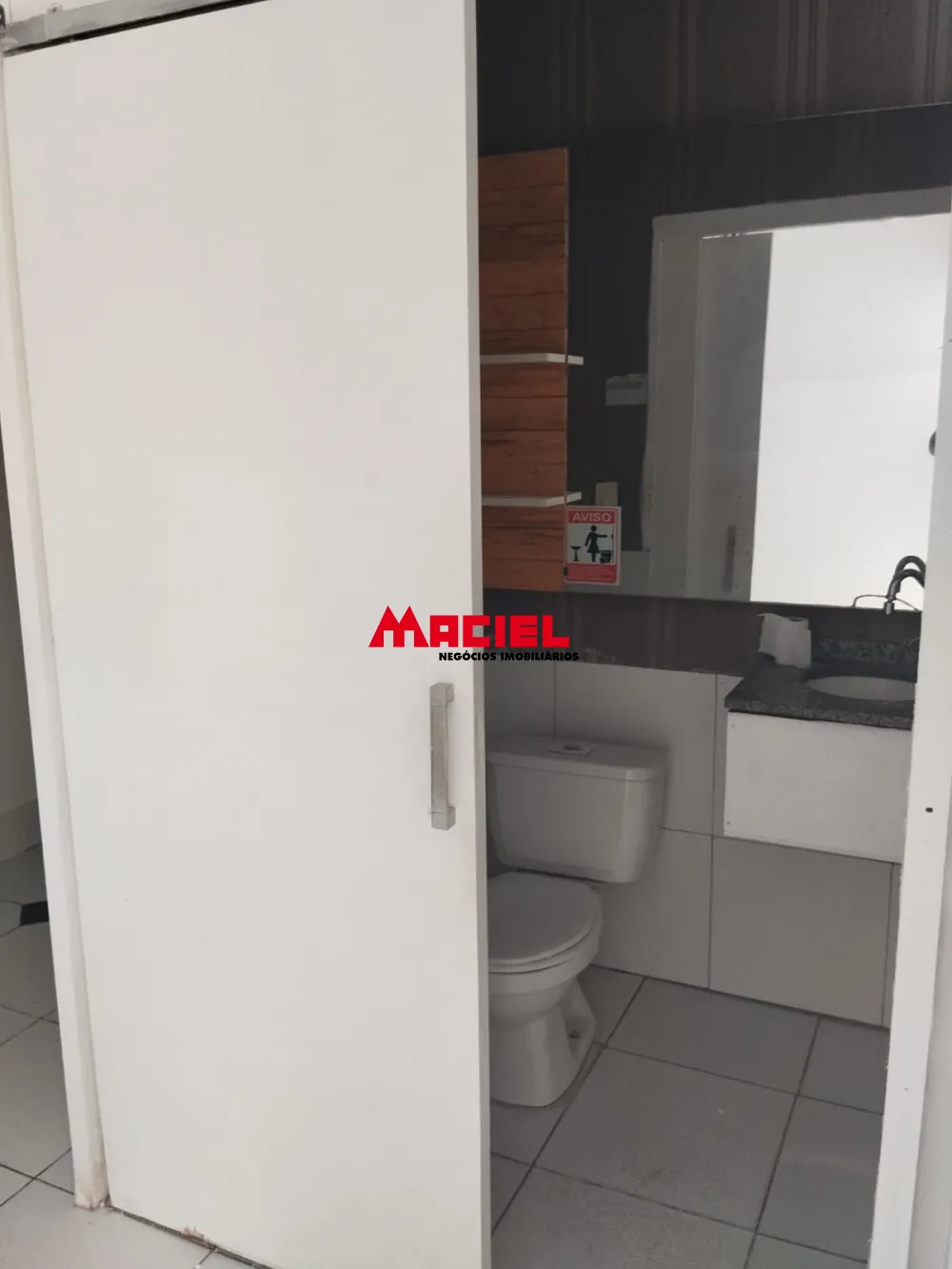 Alugar Comercial / Ponto Comercial em S&atilde;o Jos&eacute; dos Campos R$ 7.700,00 - Foto 4