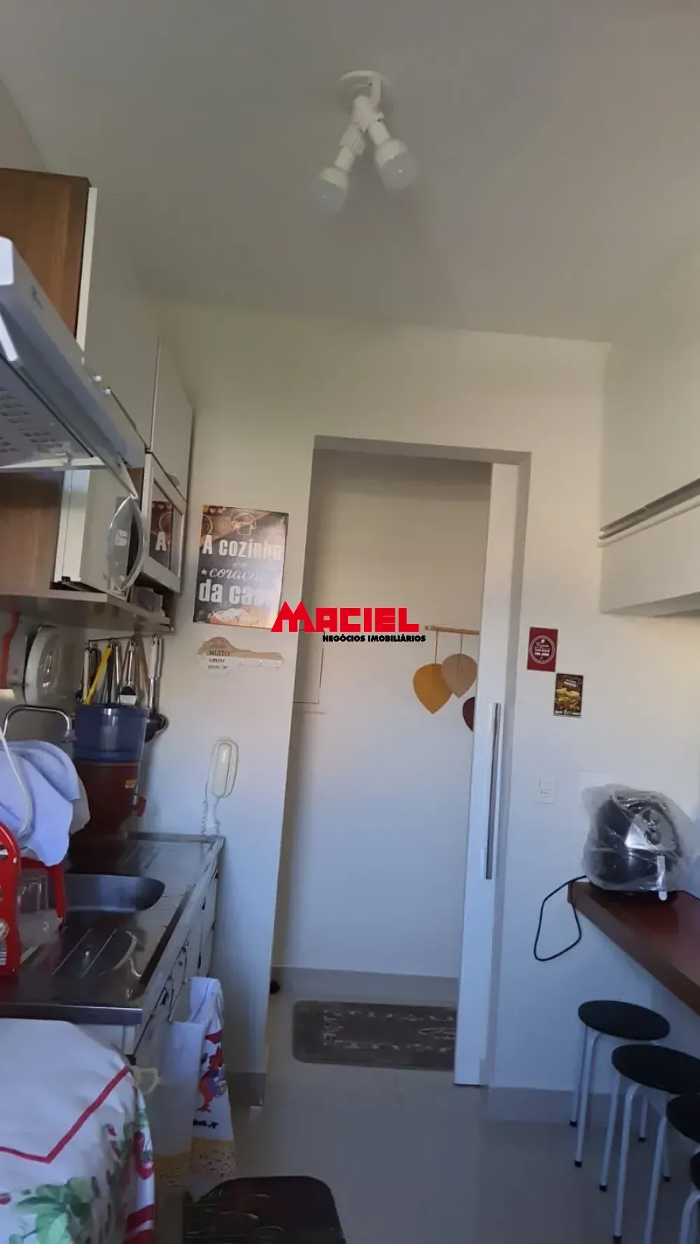 Alugar Apartamento / Padr&atilde;o em S&atilde;o Jos&eacute; dos Campos R$ 1.600,00 - Foto 4