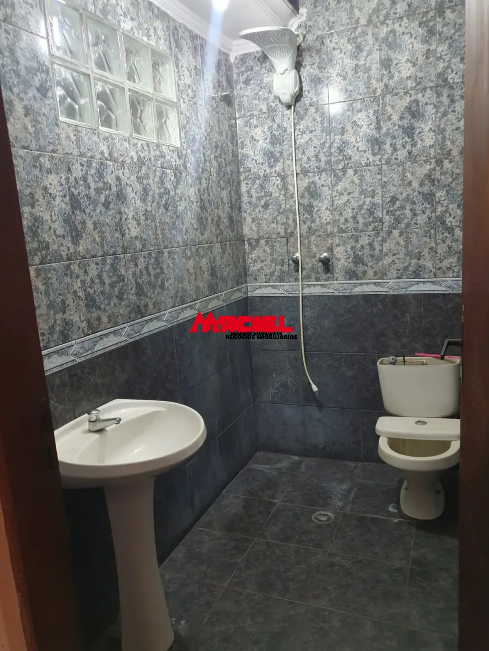 Alugar Casa / Sobrado em S&atilde;o Jos&eacute; dos Campos R$ 1.700,00 - Foto 9