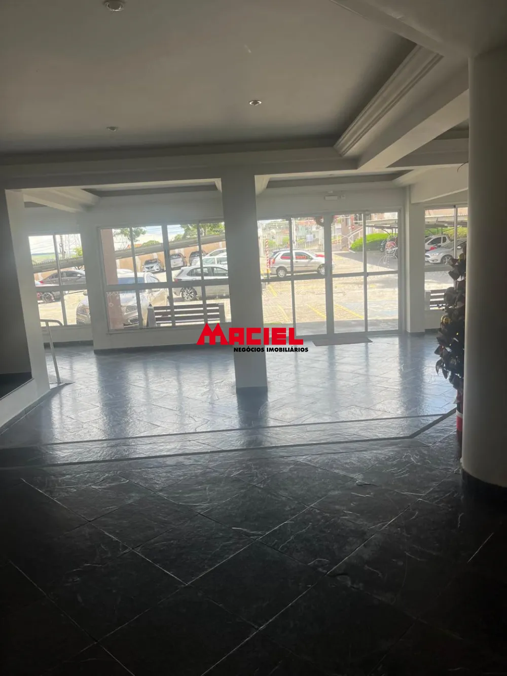 Alugar Apartamento / Padr&atilde;o em S&atilde;o Jos&eacute; dos Campos R$ 2.050,00 - Foto 2