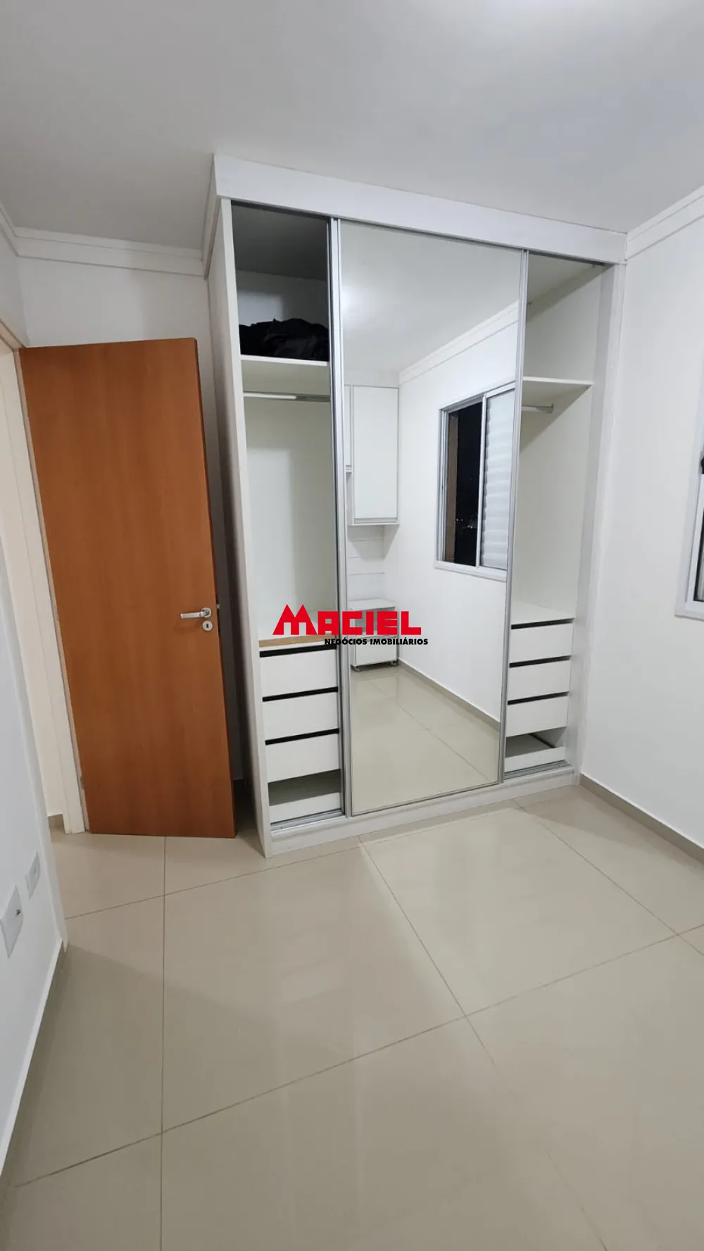 Alugar Apartamento / Padr&atilde;o em S&atilde;o Jos&eacute; dos Campos R$ 1.700,00 - Foto 8