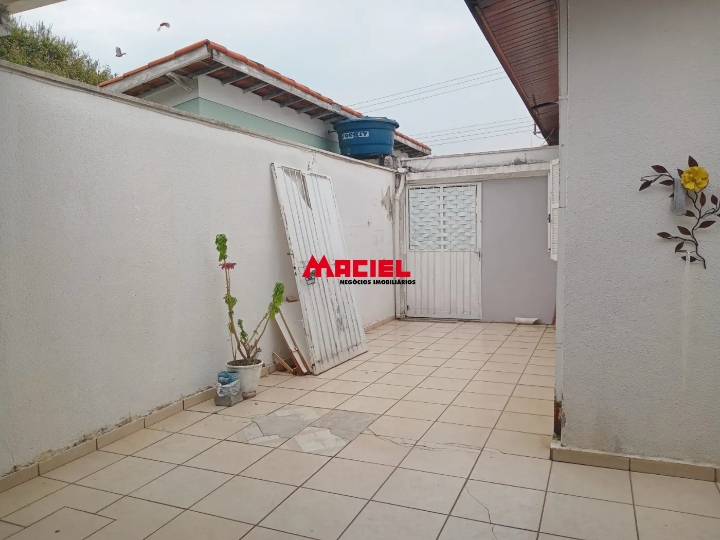 Comprar Casa / Padr&atilde;o em S&atilde;o Jos&eacute; dos Campos R$ 490.000,00 - Foto 3