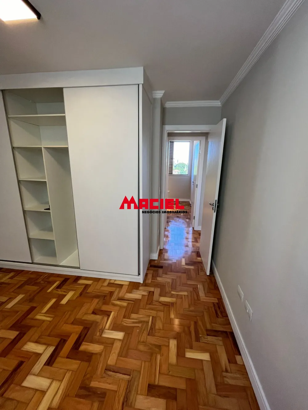 Alugar Apartamento / Padr&atilde;o em S&atilde;o Jos&eacute; dos Campos R$ 2.700,00 - Foto 2