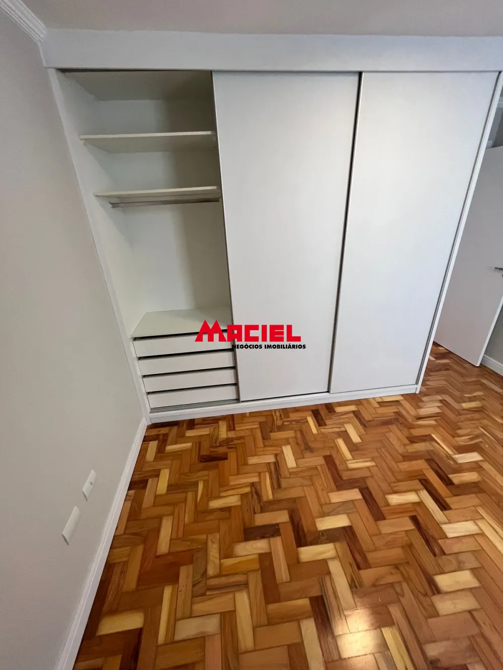 Alugar Apartamento / Padr&atilde;o em S&atilde;o Jos&eacute; dos Campos R$ 2.700,00 - Foto 5