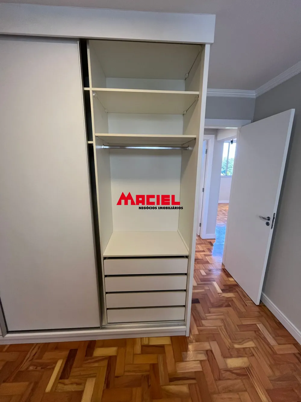 Alugar Apartamento / Padr&atilde;o em S&atilde;o Jos&eacute; dos Campos R$ 2.700,00 - Foto 6