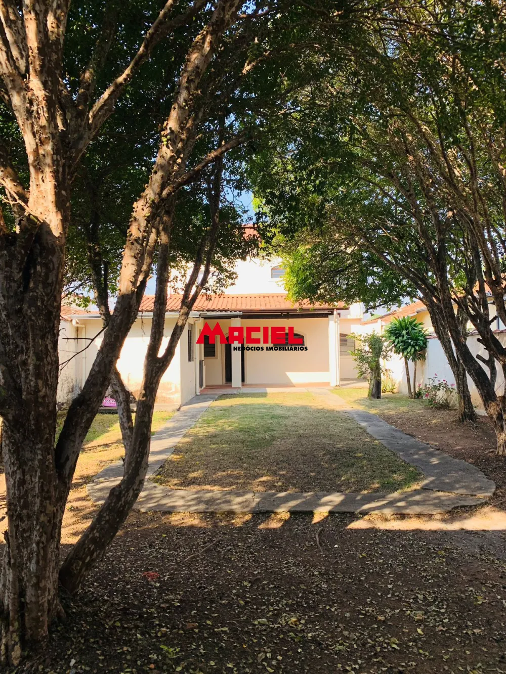 Alugar Casa / Sobrado em Ca&ccedil;apava R$ 4.000,00 - Foto 5