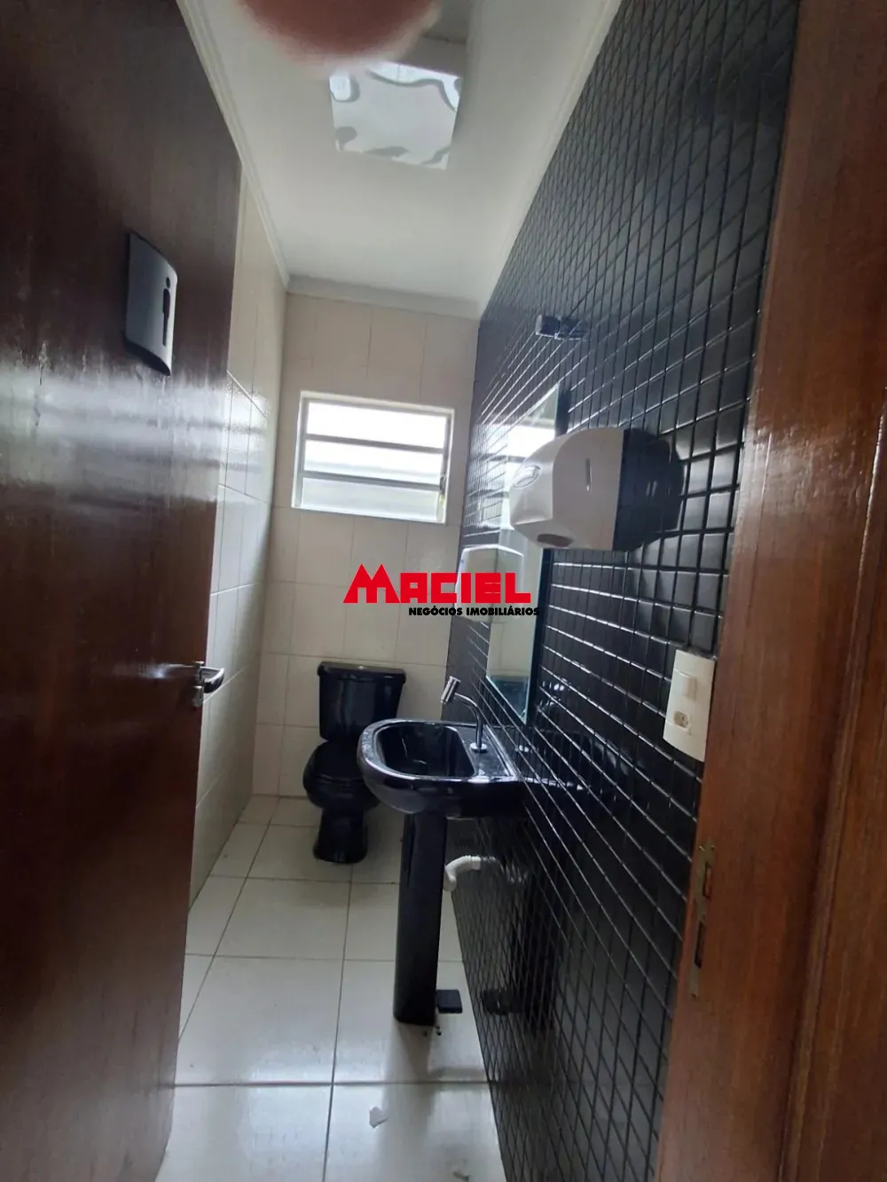 Alugar Comercial / Ponto Comercial em S&atilde;o Jos&eacute; dos Campos R$ 6.500,00 - Foto 25