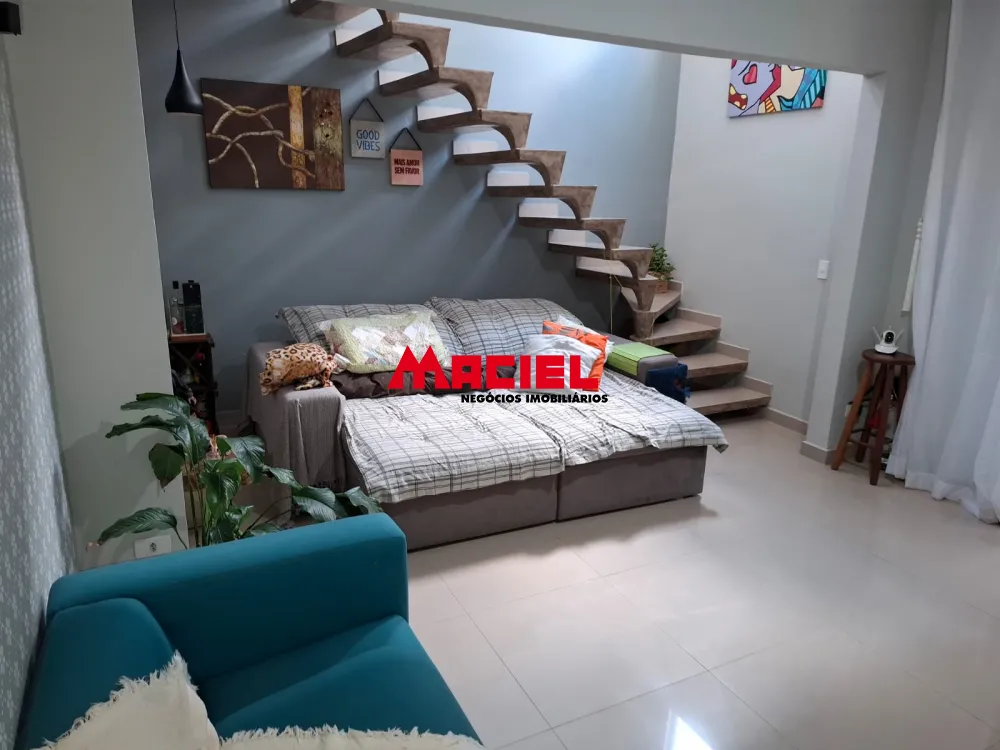 Alugar Casa / Sobrado em S&atilde;o Jos&eacute; dos Campos R$ 1.800,00 - Foto 1
