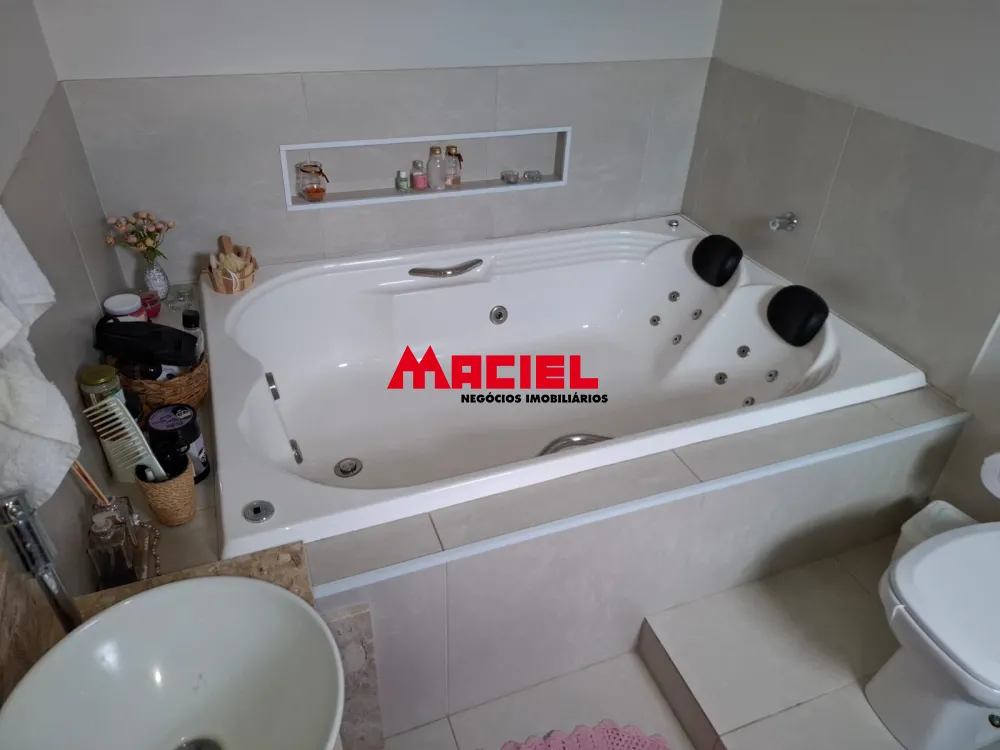 Alugar Casa / Sobrado em S&atilde;o Jos&eacute; dos Campos R$ 1.800,00 - Foto 17