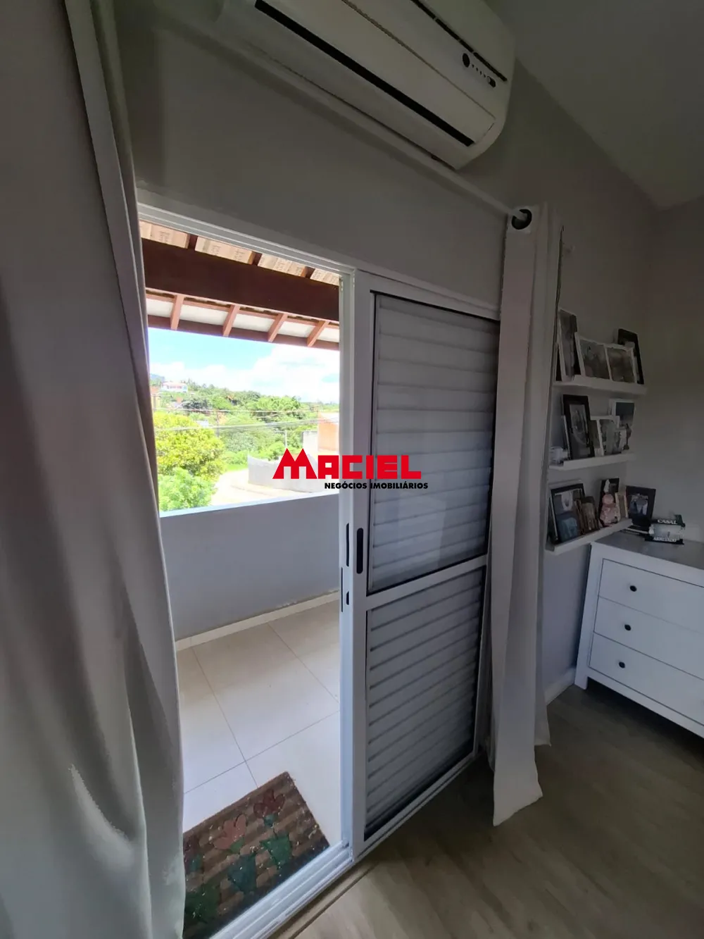 Alugar Casa / Sobrado em S&atilde;o Jos&eacute; dos Campos R$ 1.800,00 - Foto 23