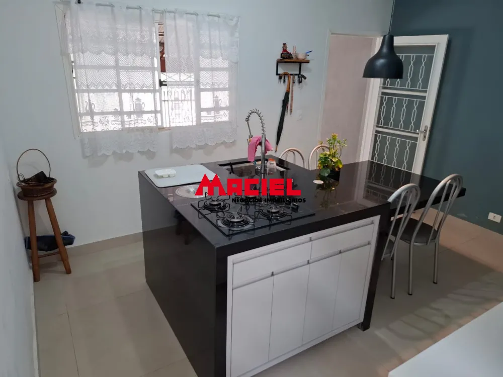 Alugar Casa / Sobrado em S&atilde;o Jos&eacute; dos Campos R$ 1.800,00 - Foto 32