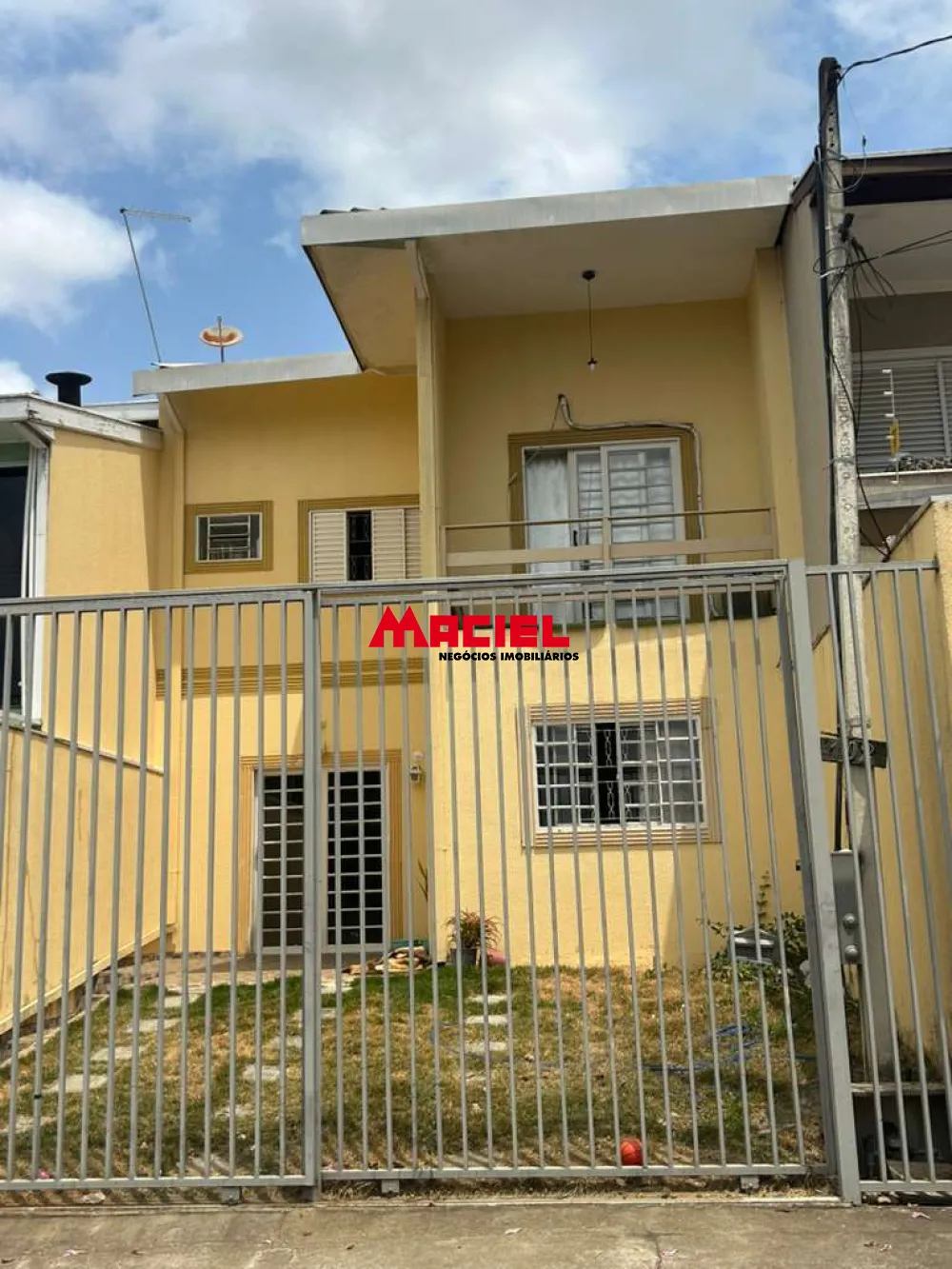 Alugar Casa / Sobrado em S&atilde;o Jos&eacute; dos Campos R$ 3.500,00 - Foto 1