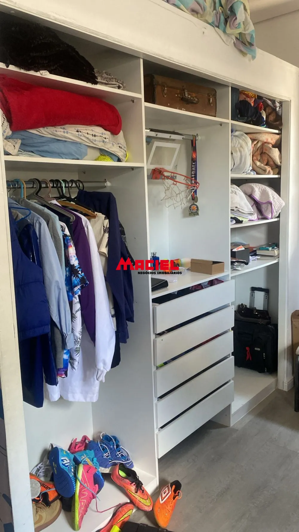 Alugar Casa / Sobrado em S&atilde;o Jos&eacute; dos Campos R$ 3.500,00 - Foto 12